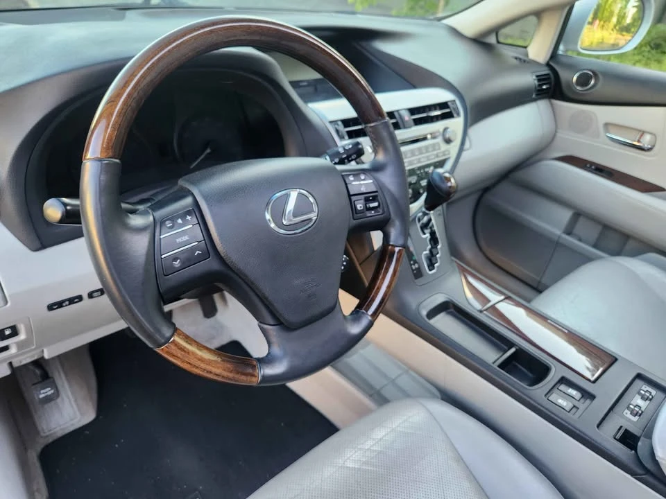 2010 Lexus RX 3rd Gen - Image 8 of 20
