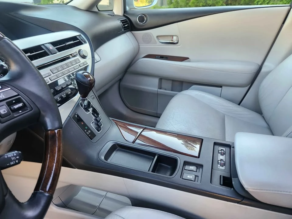 2010 Lexus RX 3rd Gen - Image 10 of 20
