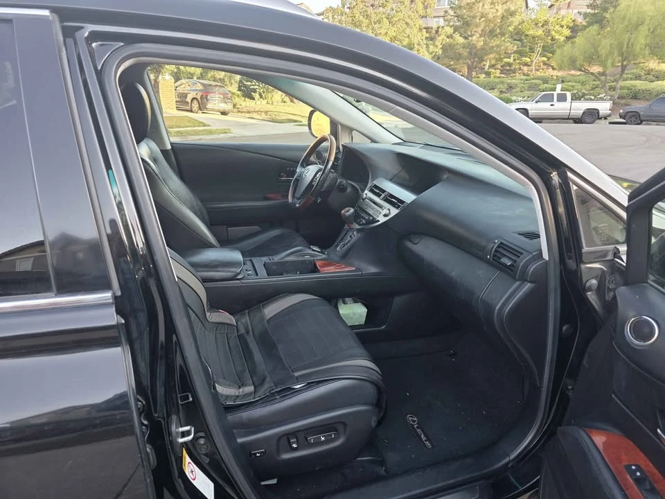 2010 Lexus RX 3rd Gen - Image 15 of 19