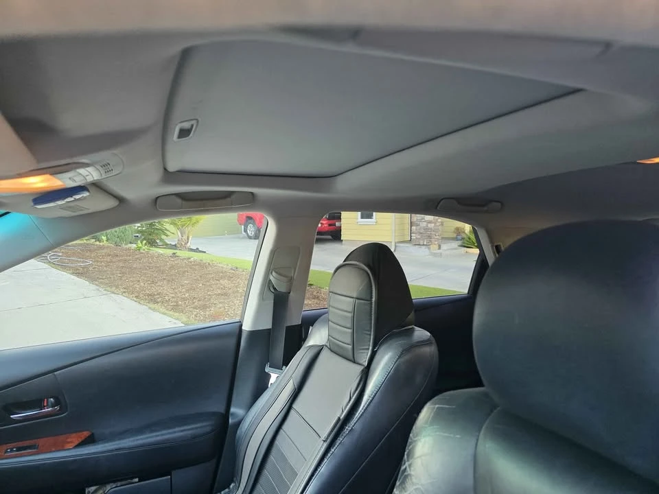 2010 Lexus RX 3rd Gen - Image 13 of 19