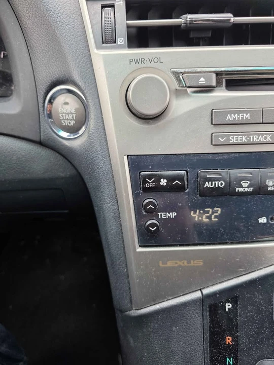 2010 Lexus RX 3rd Gen - Image 4 of 19