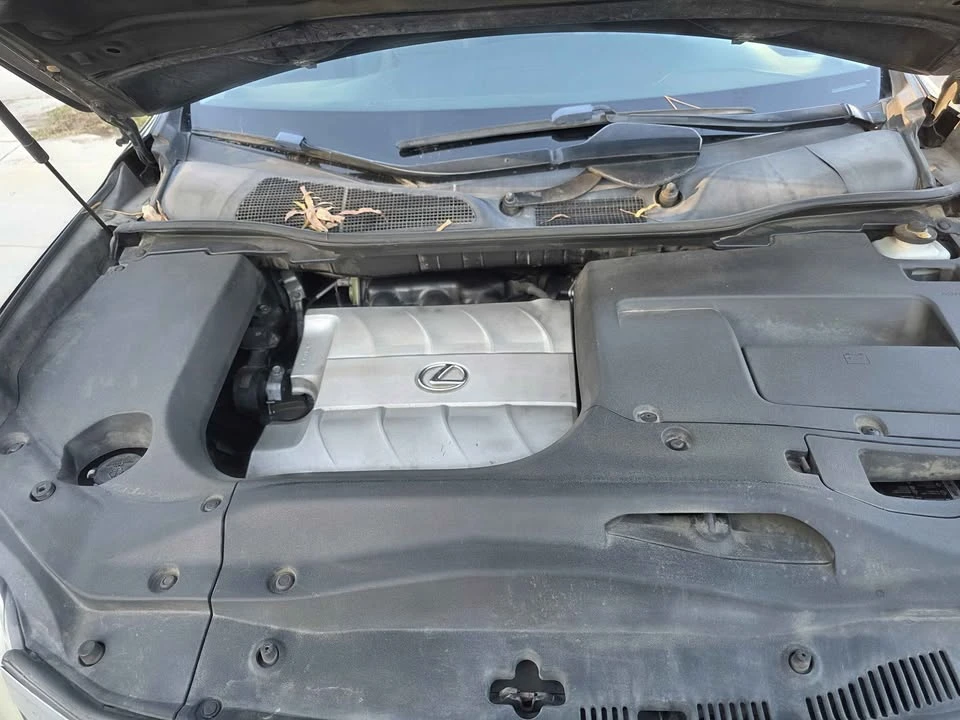 2010 Lexus RX 3rd Gen - Image 18 of 19