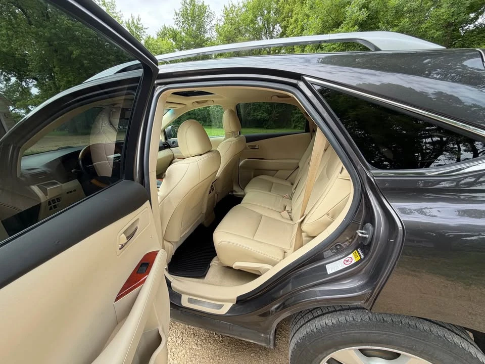 2010 Lexus RX 3rd Gen - Image 4 of 10
