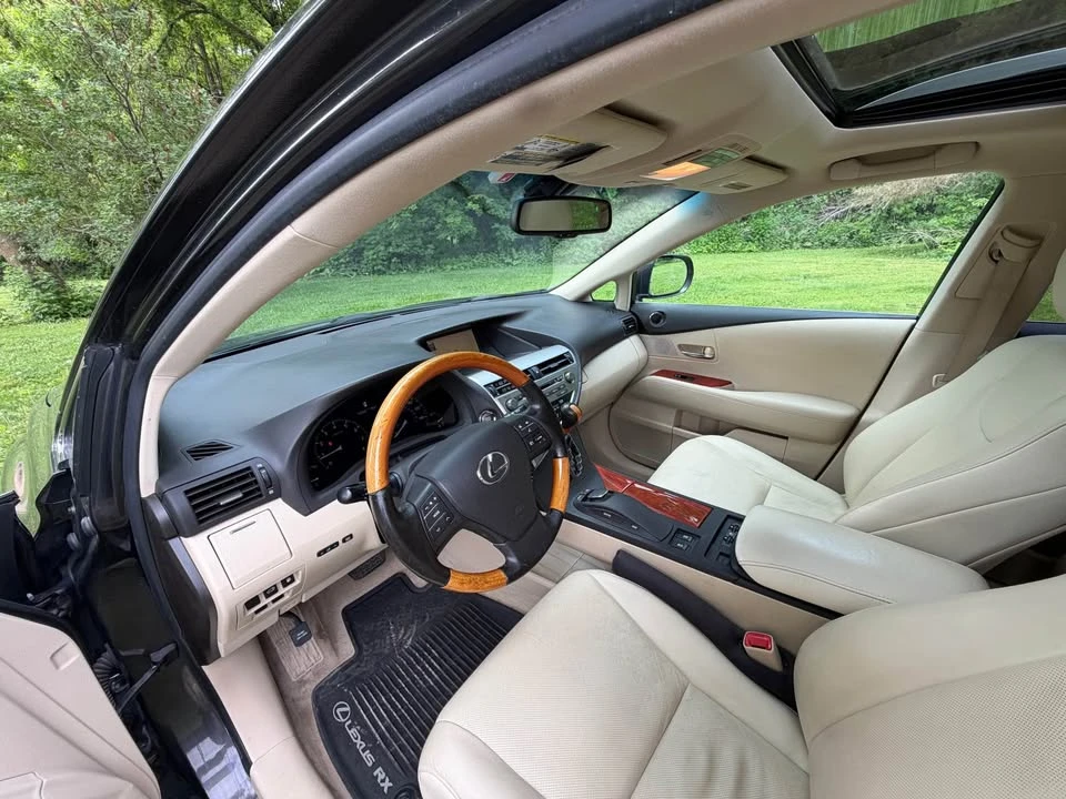 2010 Lexus RX 3rd Gen - Image 6 of 10