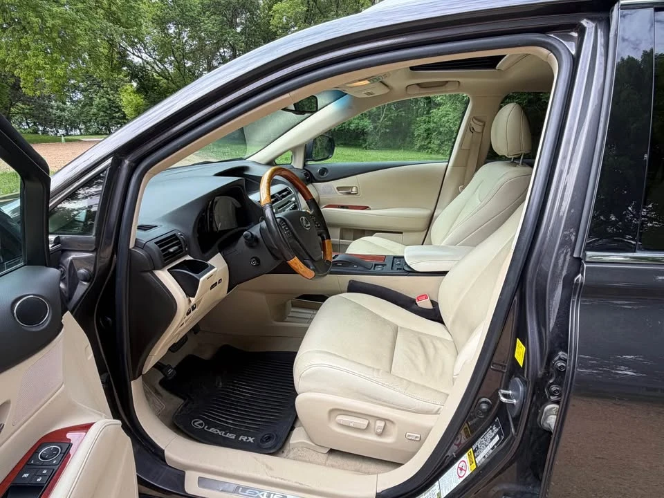 2010 Lexus RX 3rd Gen - Image 3 of 10
