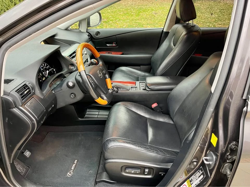 2010 Lexus RX 3rd Gen - Image 12 of 20
