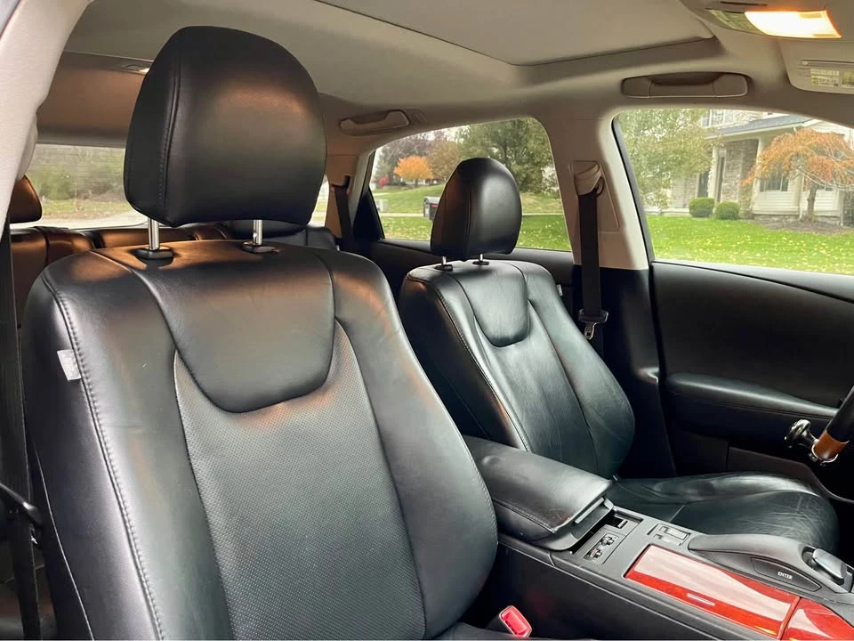 2010 Lexus RX 3rd Gen - Image 17 of 20
