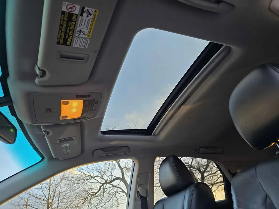 2010 Lexus RX 3rd Gen - Image 16 of 20