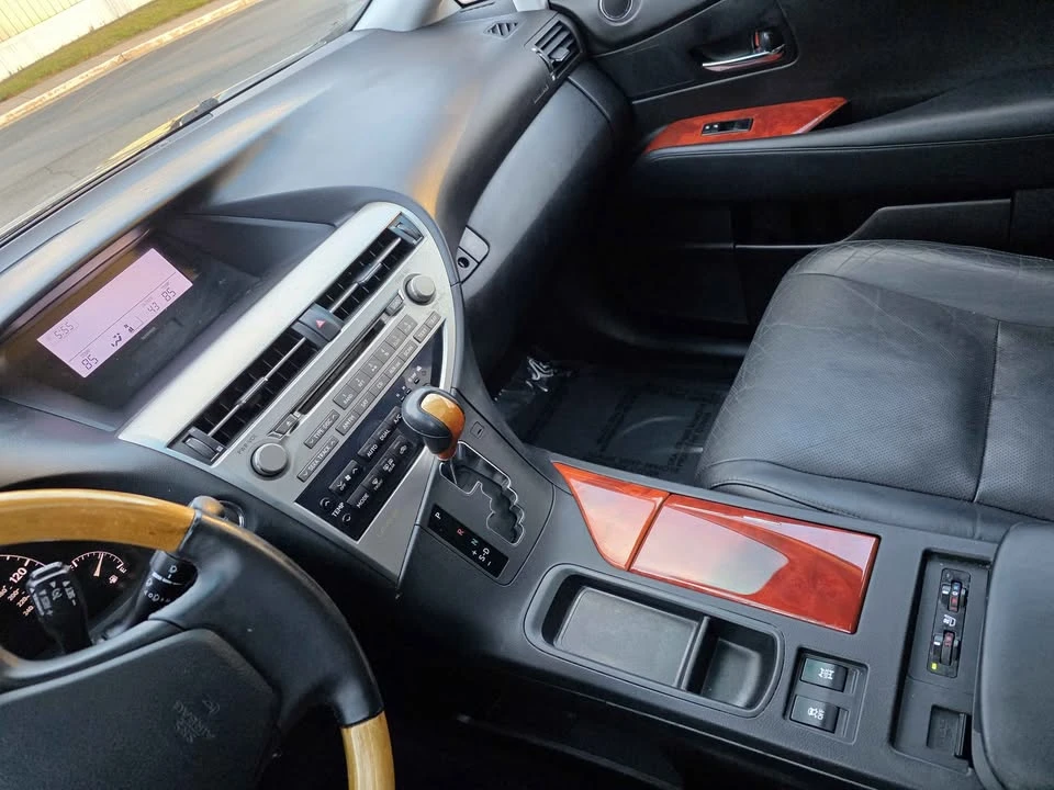 2010 Lexus RX 3rd Gen - Image 12 of 20