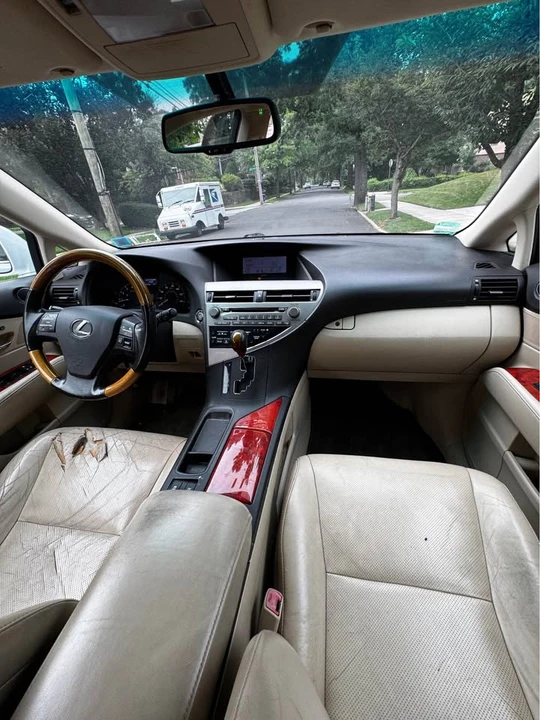 2010 Lexus RX 3rd Gen - Image 9 of 17