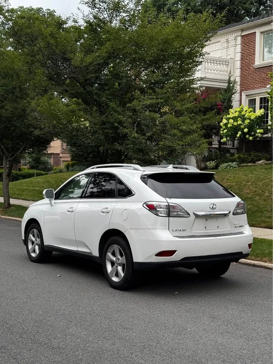 2010 Lexus RX 3rd Gen - Image 2 of 17