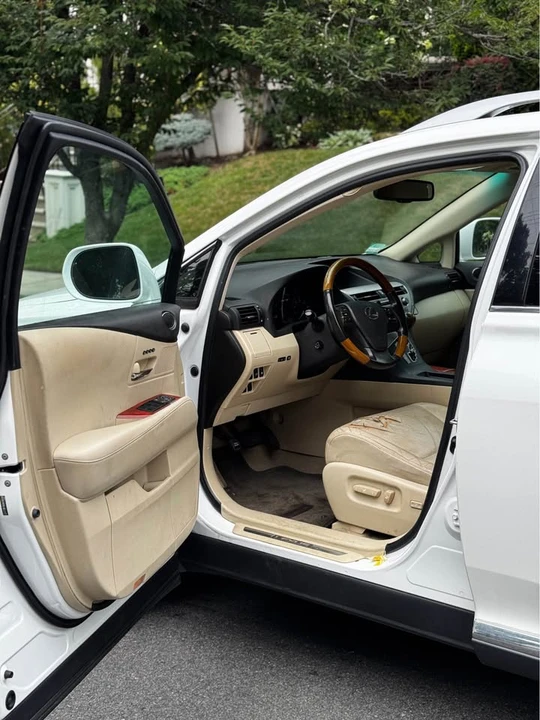 2010 Lexus RX 3rd Gen - Image 7 of 17