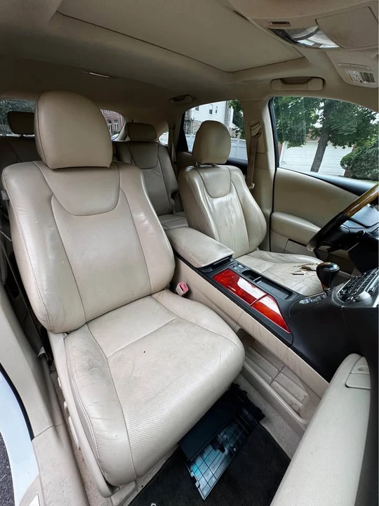 2010 Lexus RX 3rd Gen - Image 11 of 17