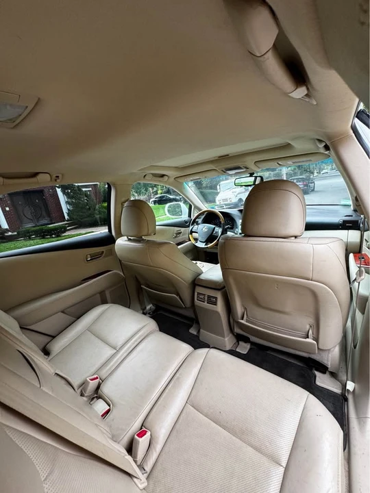 2010 Lexus RX 3rd Gen - Image 15 of 17