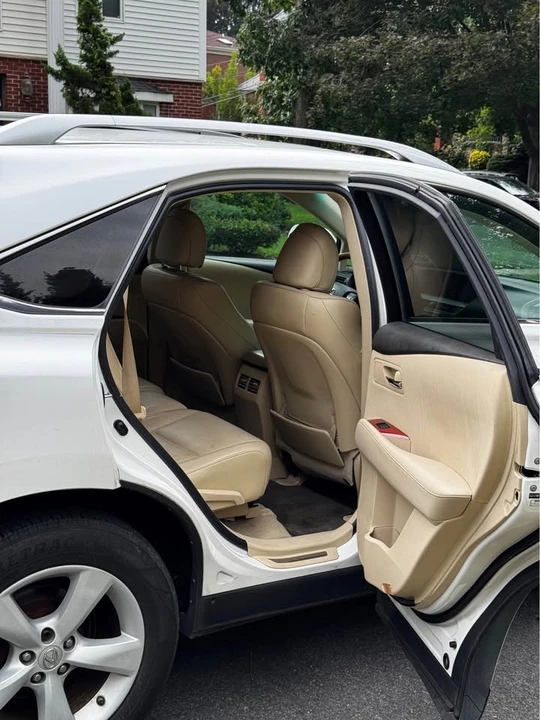 2010 Lexus RX 3rd Gen - Image 13 of 17