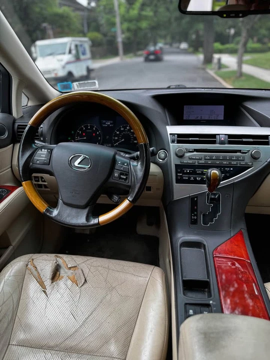 2010 Lexus RX 3rd Gen - Image 8 of 17