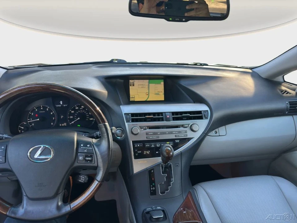 2010 Lexus RX 3rd Gen - Image 15 of 21
