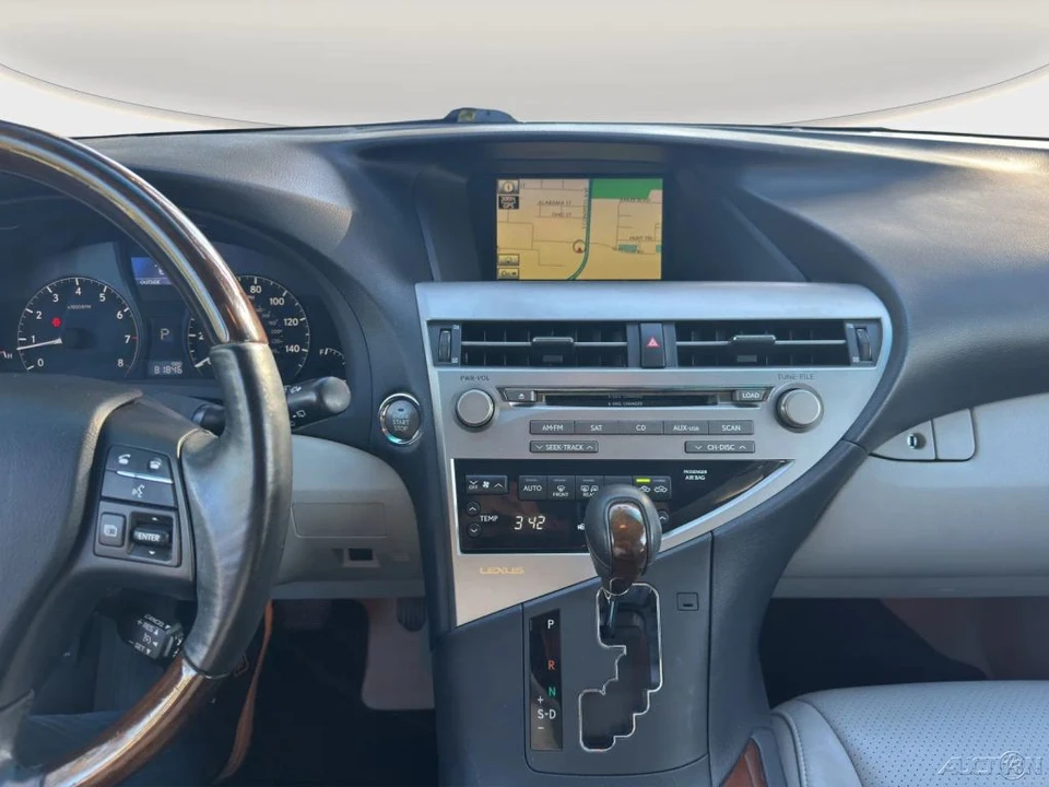 2010 Lexus RX 3rd Gen - Image 16 of 21