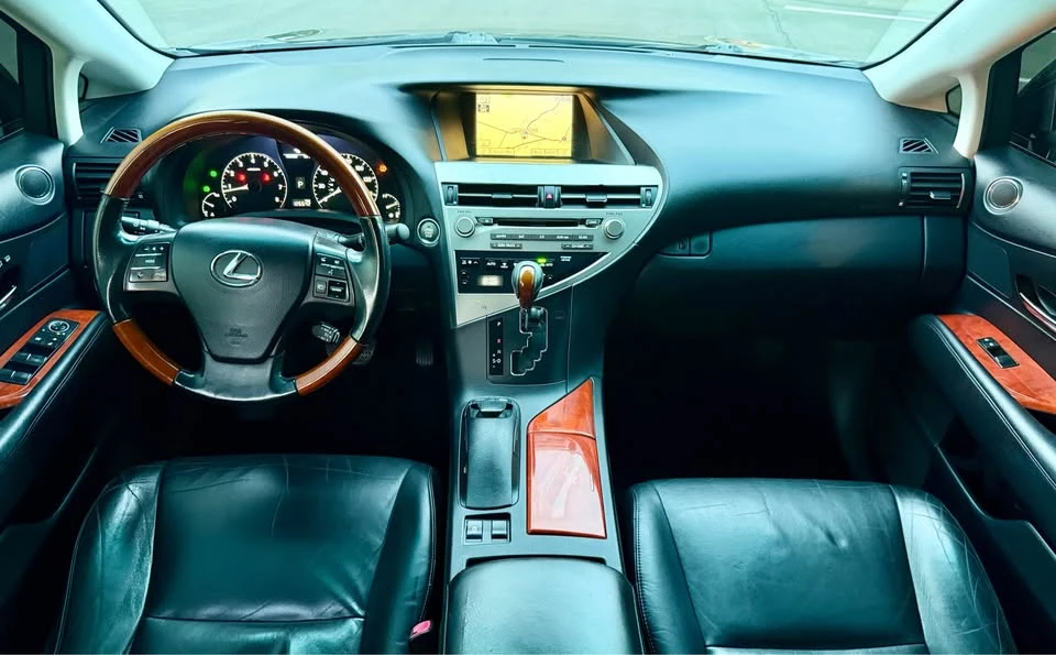 2010 Lexus RX 3rd Gen - Image 10 of 16