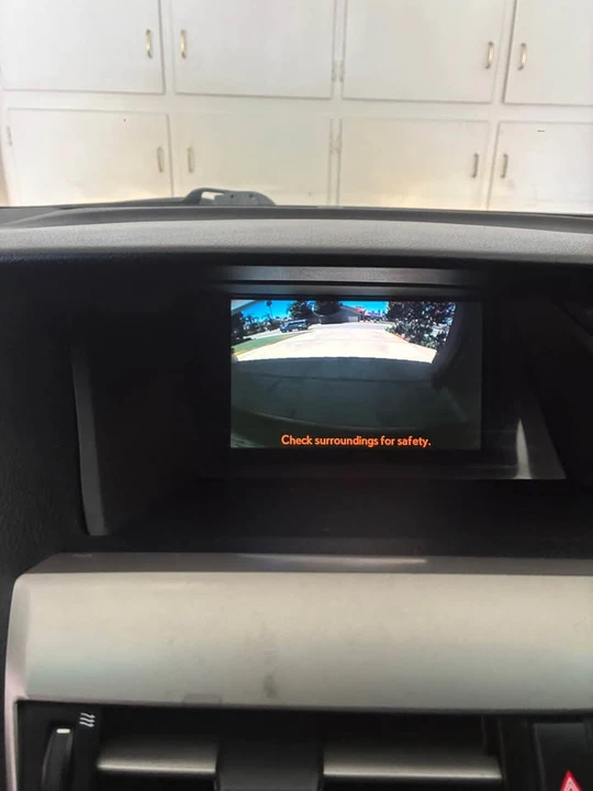 2010 Lexus RX 3rd Gen - Image 12 of 16