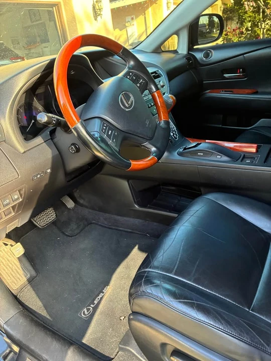 2010 Lexus RX 3rd Gen - Image 15 of 16