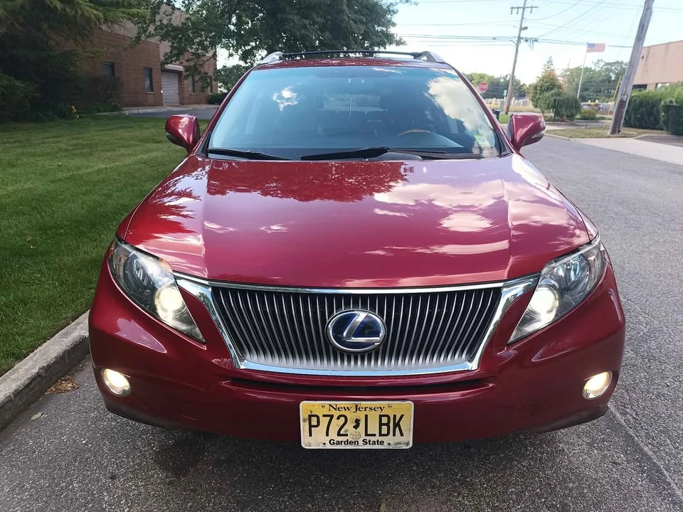 2010 Lexus RX 3rd Gen - Image 2 of 20