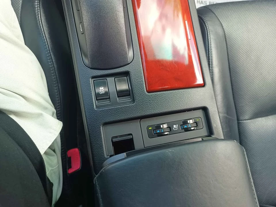 2010 Lexus RX 3rd Gen - Image 17 of 20