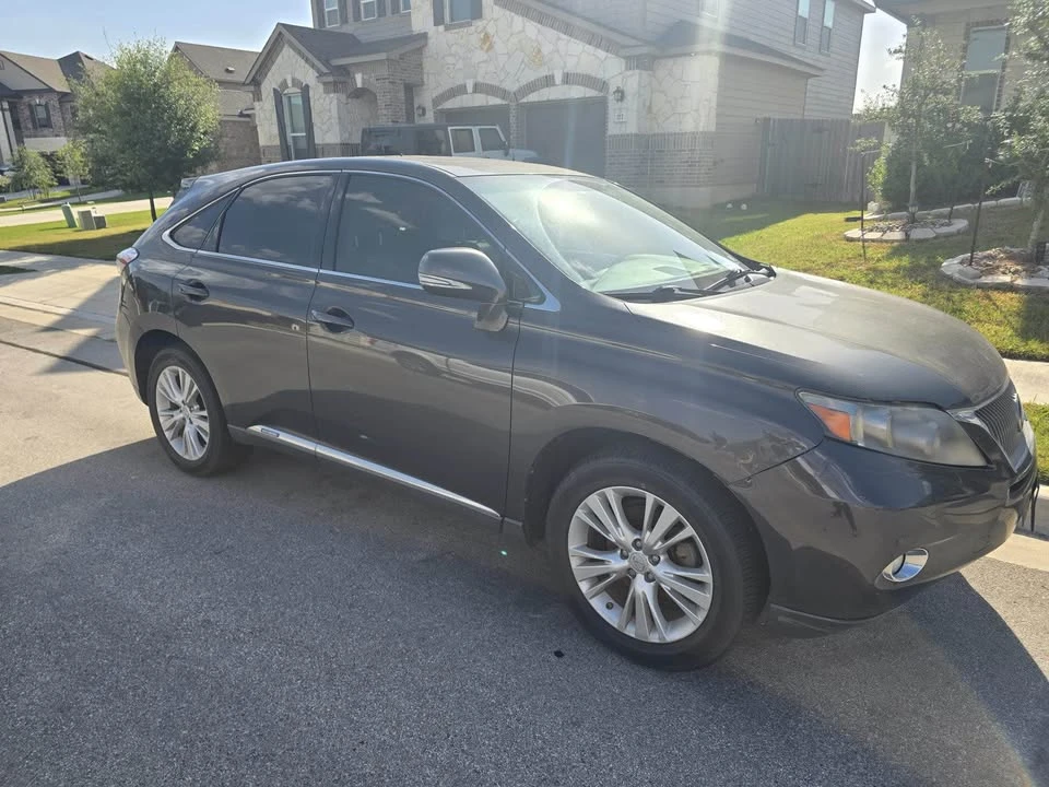 2010 Lexus RX 3rd Gen - Image 2 of 10