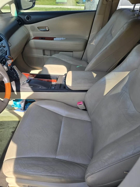 2010 Lexus RX 3rd Gen - Image 8 of 10