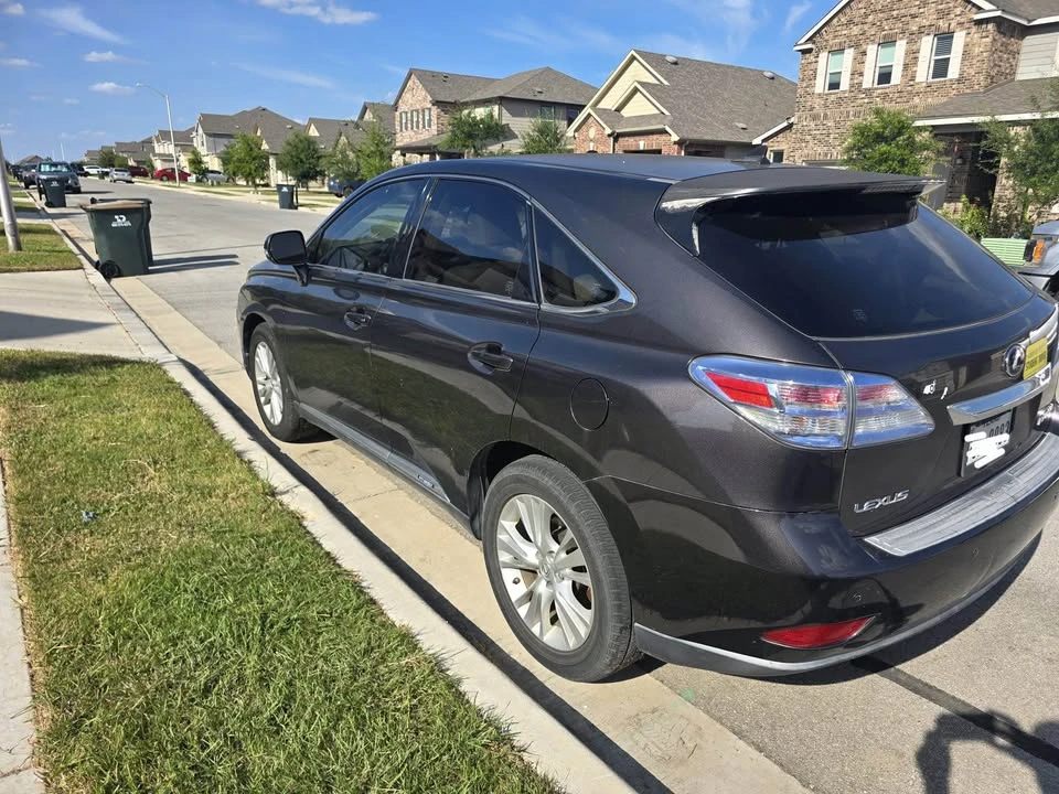 2010 Lexus RX 3rd Gen - Image 5 of 10