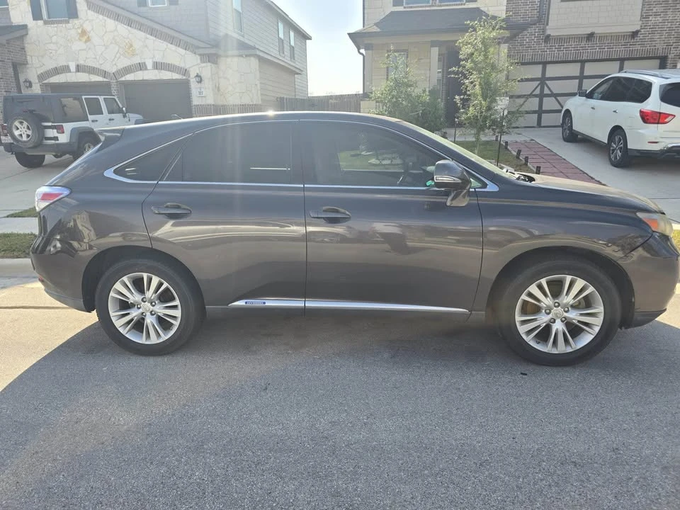 2010 Lexus RX 3rd Gen - Image 6 of 10
