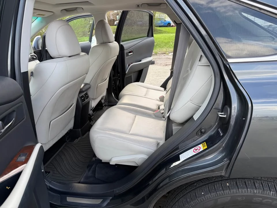 2010 Lexus RX 3rd Gen - Image 9 of 16