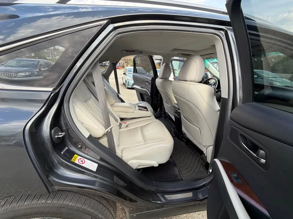 2010 Lexus RX 3rd Gen - Image 12 of 16