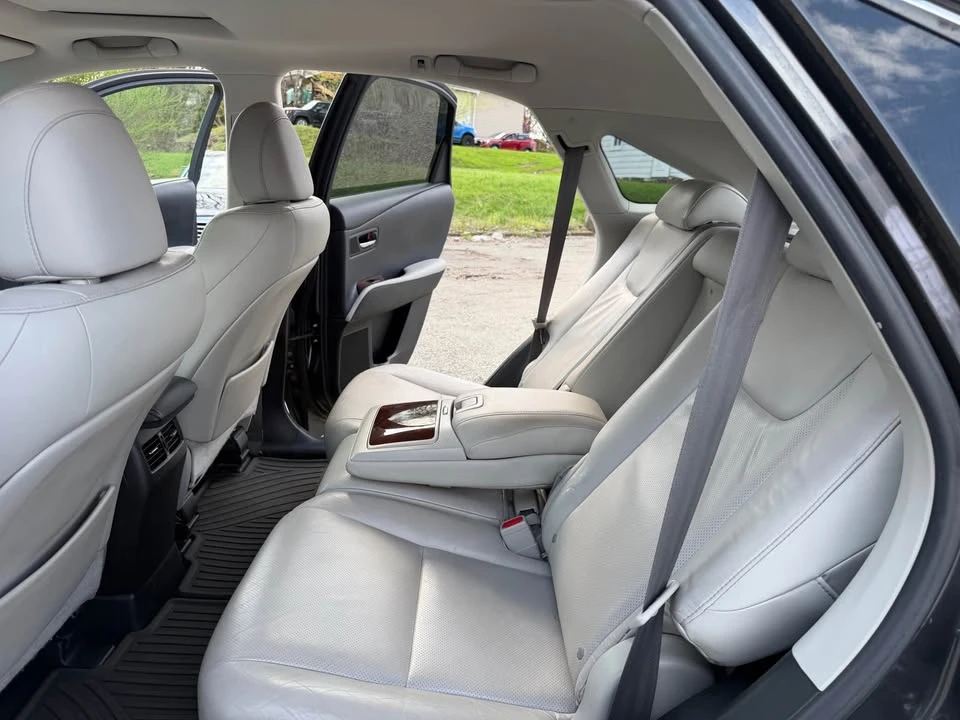 2010 Lexus RX 3rd Gen - Image 11 of 16