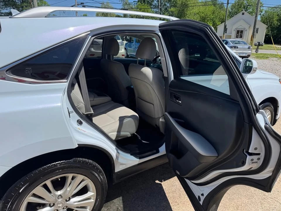 2010 Lexus RX 3rd Gen - Image 10 of 20