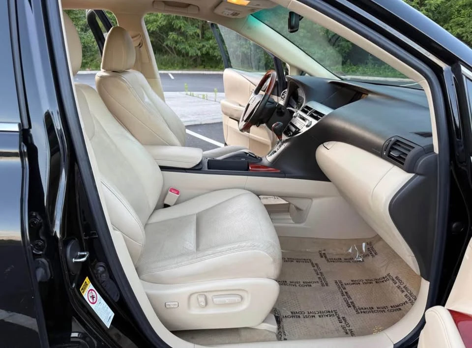 2010 Lexus RX 3rd Gen - Image 10 of 16