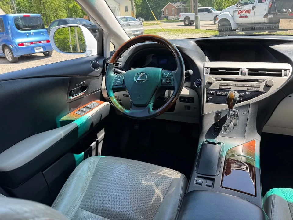 2010 Lexus RX 3rd Gen - Image 15 of 20