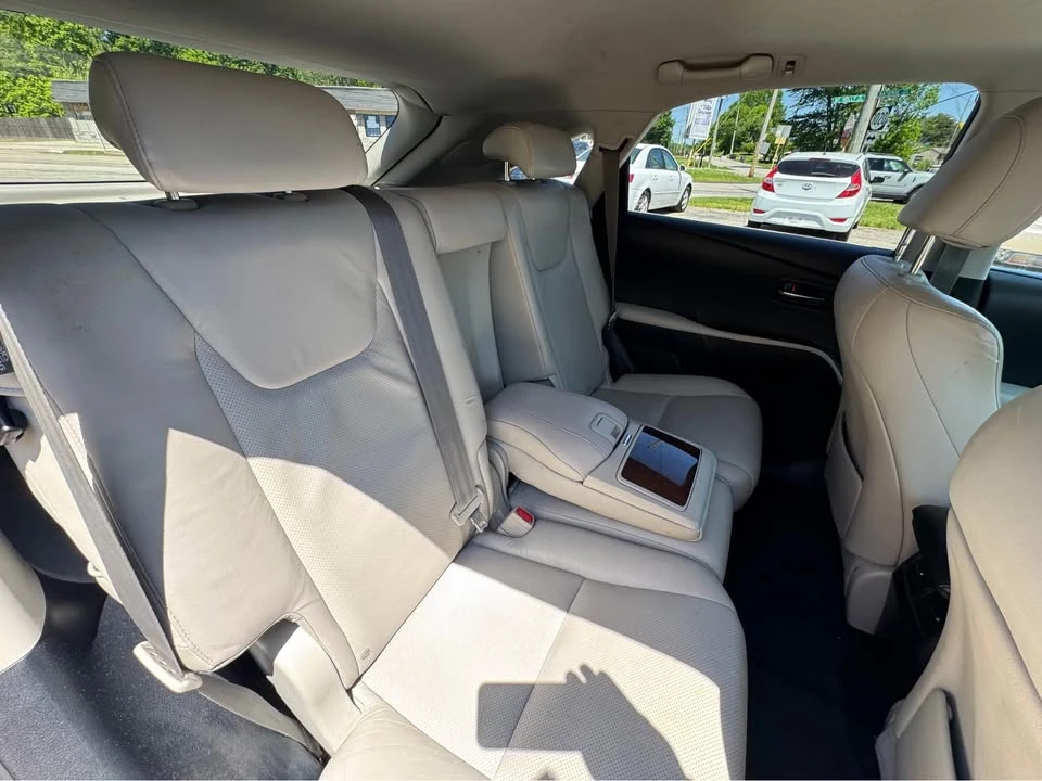 2010 Lexus RX 3rd Gen - Image 12 of 20