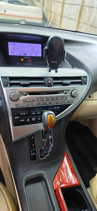 2010 Lexus RX 3rd Gen - Image 5 of 7
