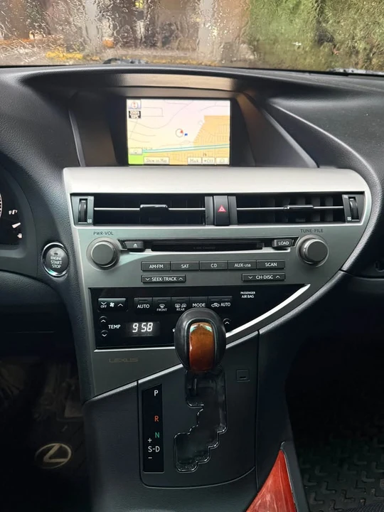 2010 Lexus RX 3rd Gen - Image 5 of 8