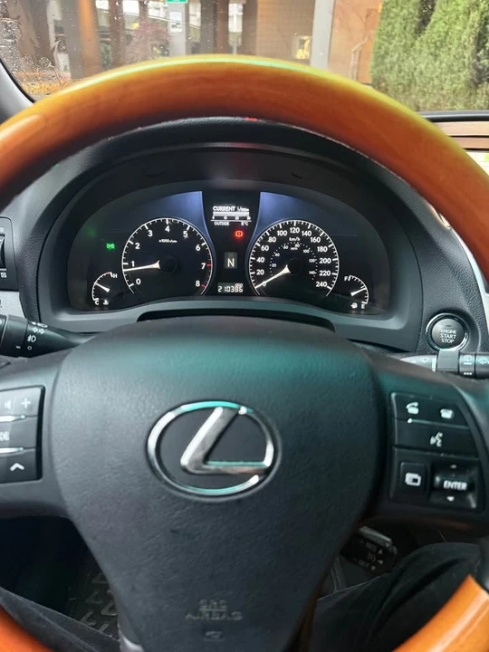 2010 Lexus RX 3rd Gen - Image 4 of 8