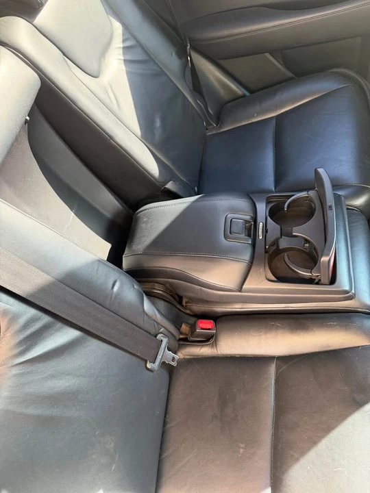 2010 Lexus RX 3rd Gen - Image 17 of 20