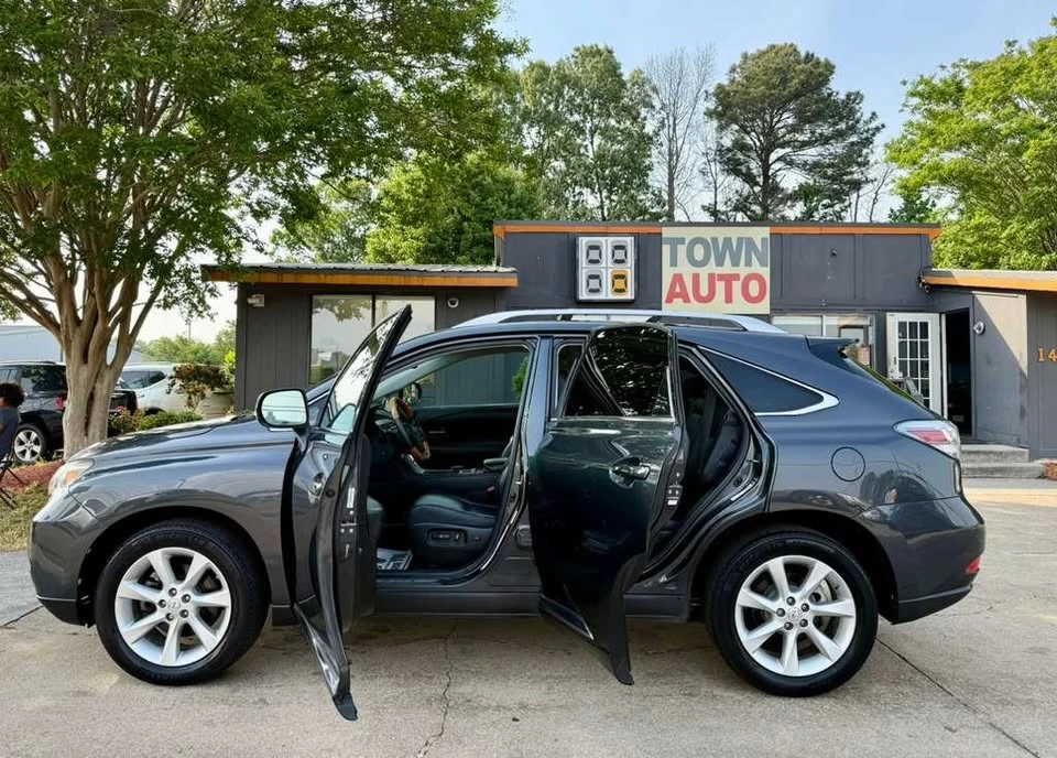 2010 Lexus RX 3rd Gen - Image 3 of 20