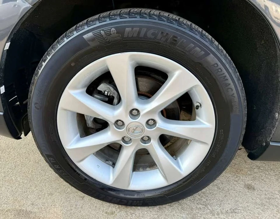 2010 Lexus RX 3rd Gen - Image 12 of 20