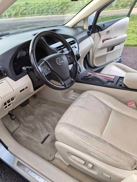 2010 Lexus RX 3rd Gen - Image 5 of 8