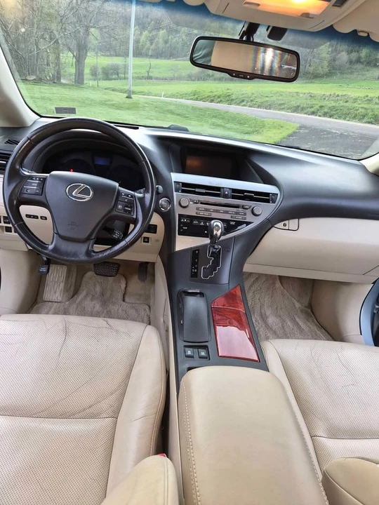 2010 Lexus RX 3rd Gen - Image 4 of 8