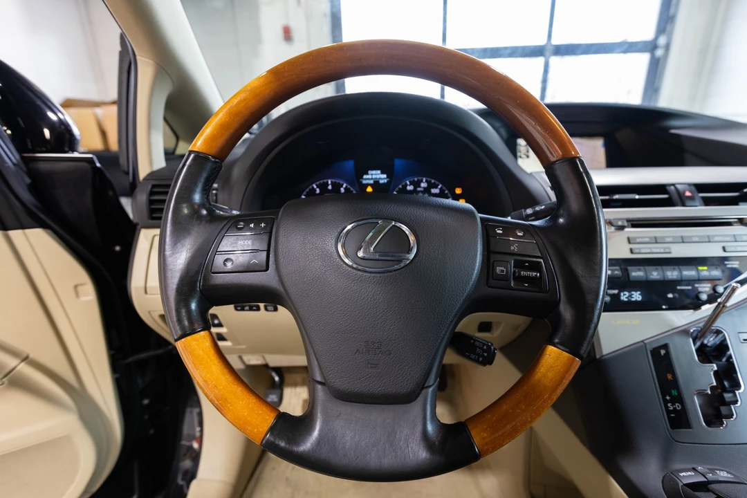 2010 Lexus RX 3rd Gen - Image 26 of 31