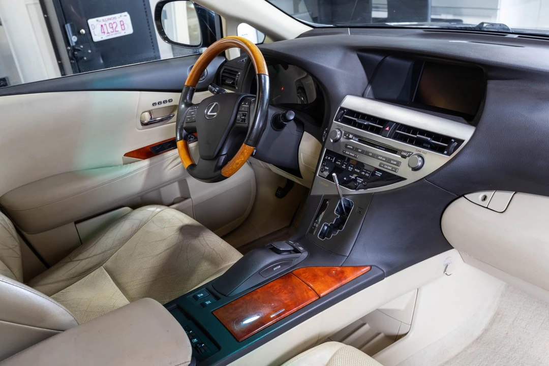 2010 Lexus RX 3rd Gen - Image 29 of 31