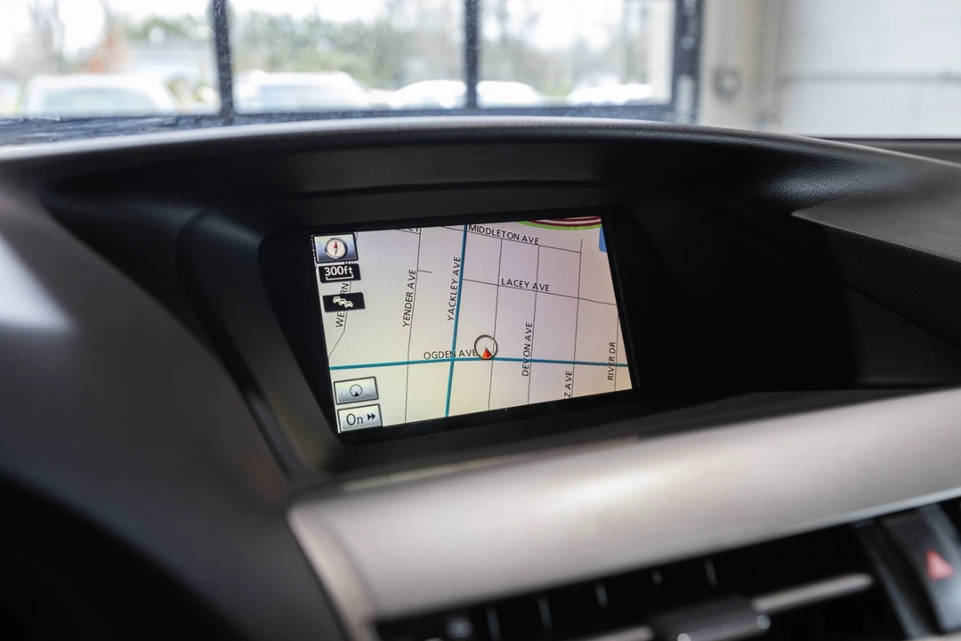 2010 Lexus RX 3rd Gen - Image 28 of 31
