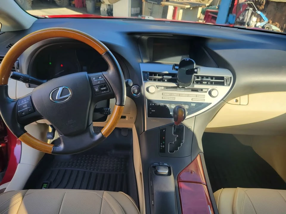 2010 Lexus RX 3rd Gen - Image 9 of 10